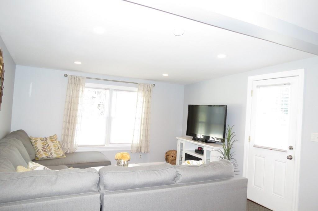 109 Rinaldo Road Weymouth, MA 02191 - Photo 3 of 37