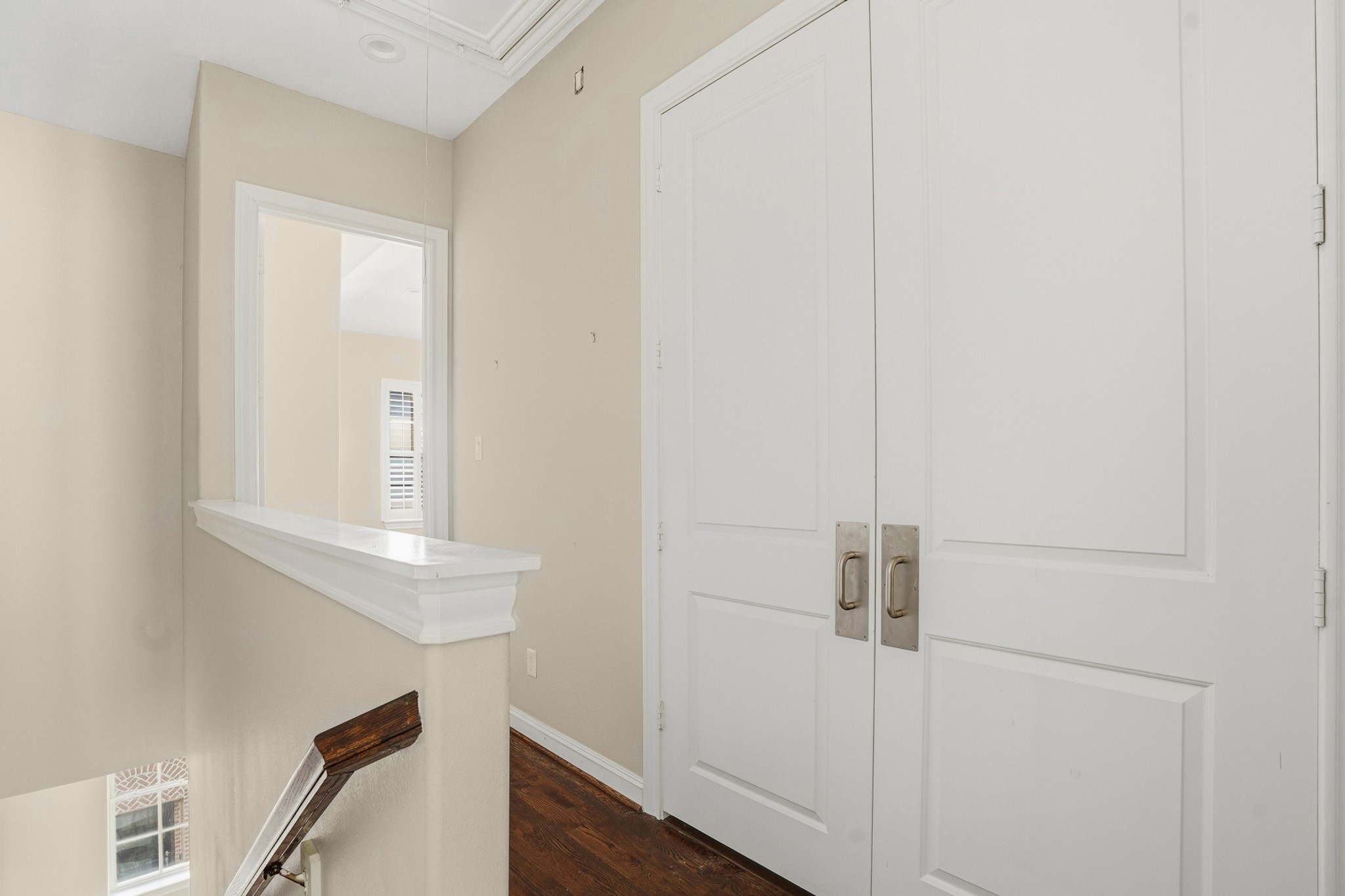 2843 Rusk Street Houston, TX 77003 - Photo 19 of 29 hallway to primary bedroom