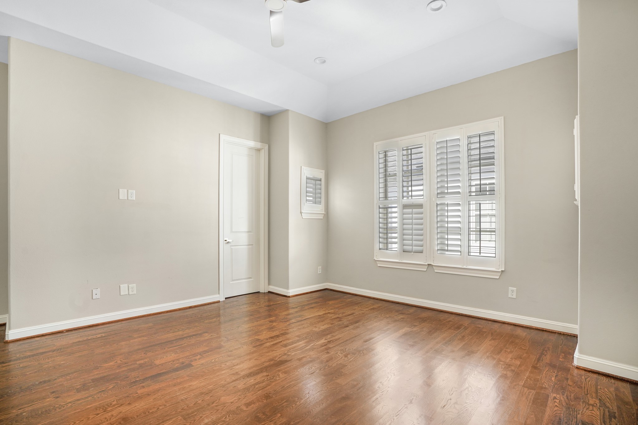 2843 Rusk Street Houston, TX 77003 - Photo 20 of 29 spacious primary bedroom
