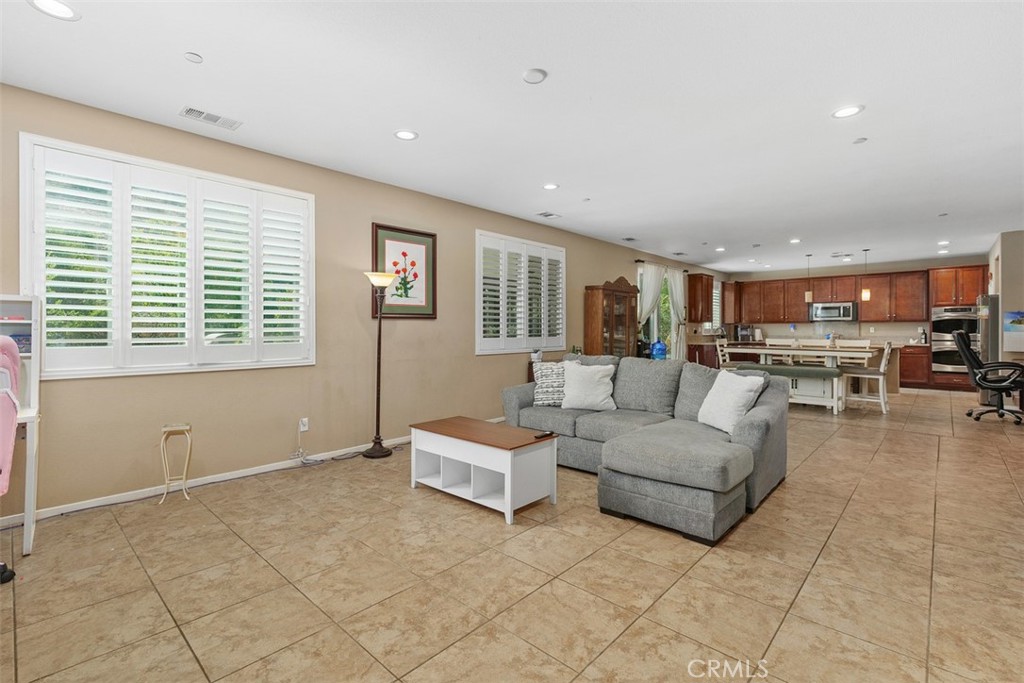 16820 Golden Bluff Loop Riverside, CA 92503 - Photo 7 of 36