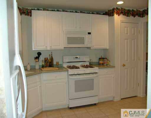 2 Rozalyn Lane Old Bridge, NJ 08879 - Photo 3 of 8 Gallery Image 3