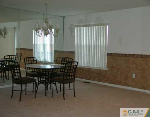 2 Rozalyn Lane Old Bridge, NJ 08879 - Photo 4 of 8 Gallery Image 4