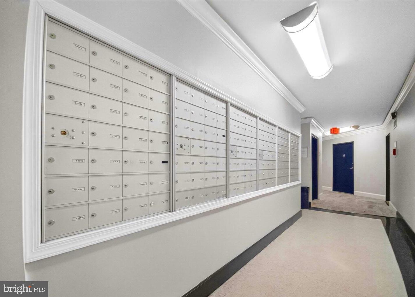 1801 Clydesdale Place Northwest, Unit 420 Washington, DC 20009 - Photo 27 of 33 a view of entryway