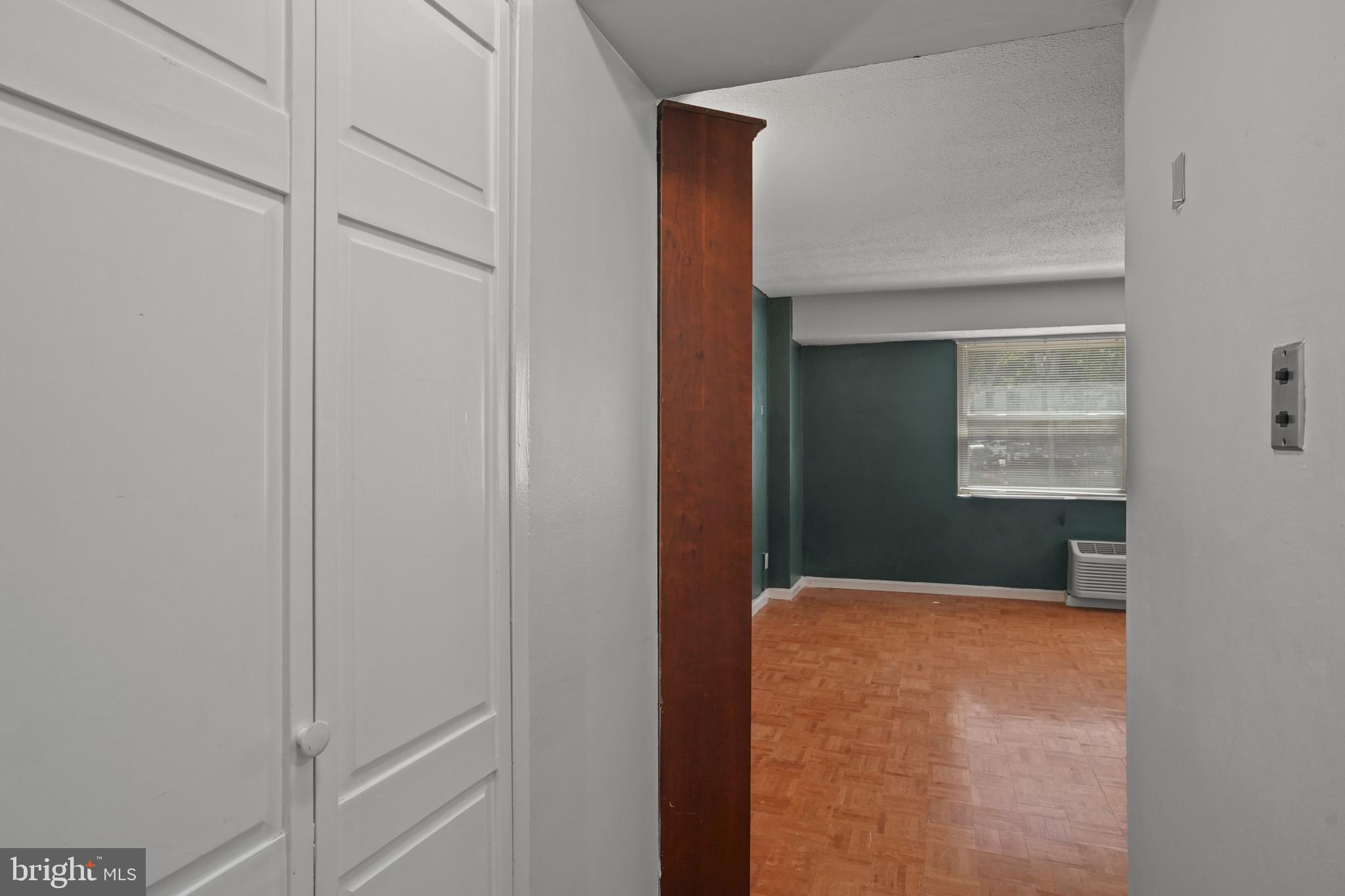 1801 Clydesdale Place Northwest, Unit 420 Washington, DC 20009 - Photo 5 of 33 a view of an empty room