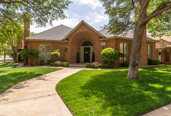 $1,100,000 | 3901 86th Street, Lubbock, TX 79423