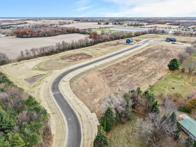 $119,900 | Lot 15 Hawks View, Edgerton, WI 53534
