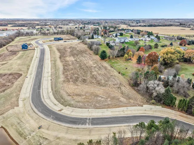 $119,900 | Lot 15 Hawks View, Edgerton, WI 53534