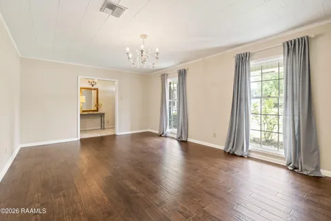 $335,000 | 101 South Arlington Drive, Lafayette, LA 70503