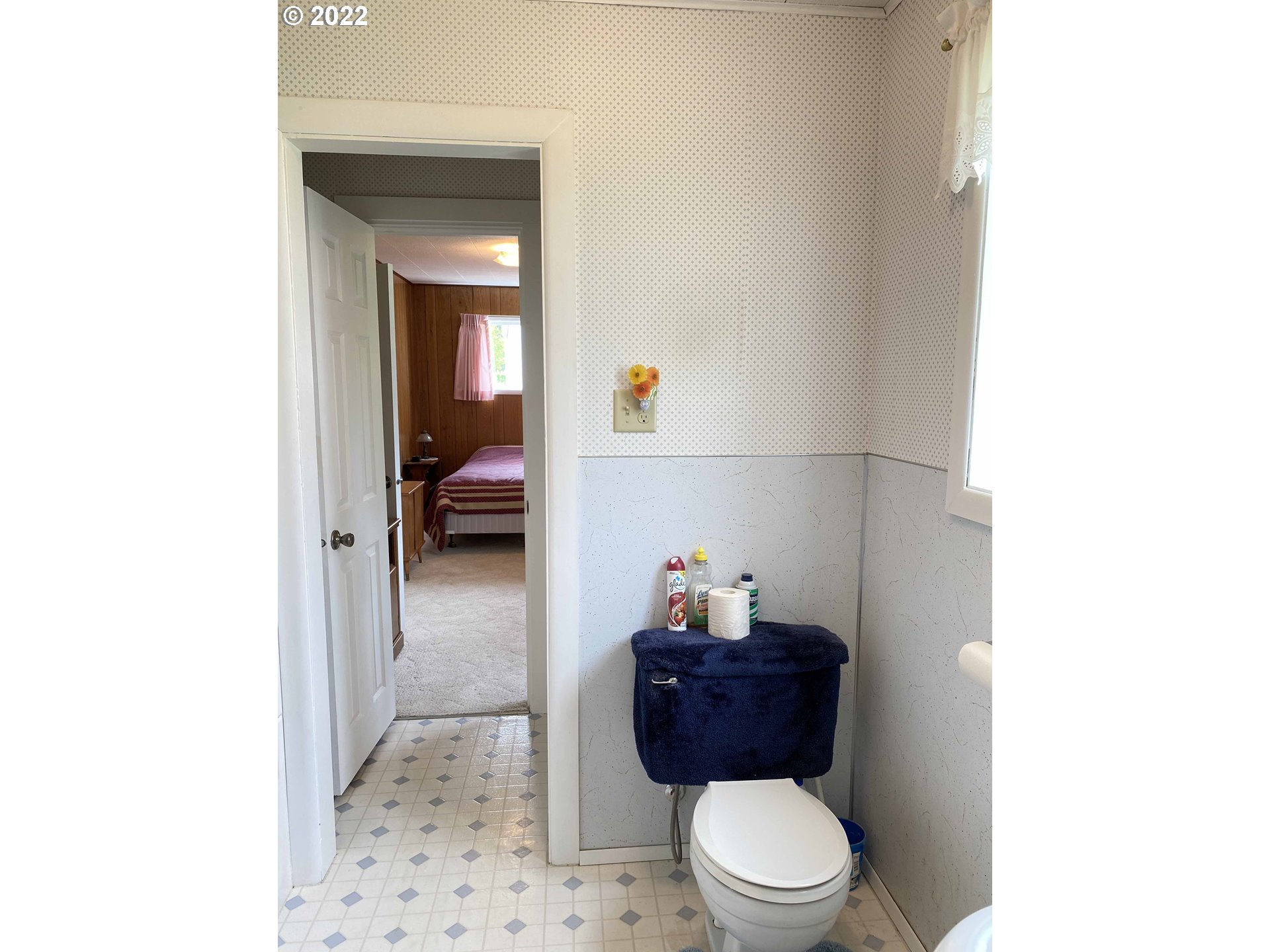 87601 Rice Road Mapleton, OR 97453 - Photo 14 of 32 Bathroom