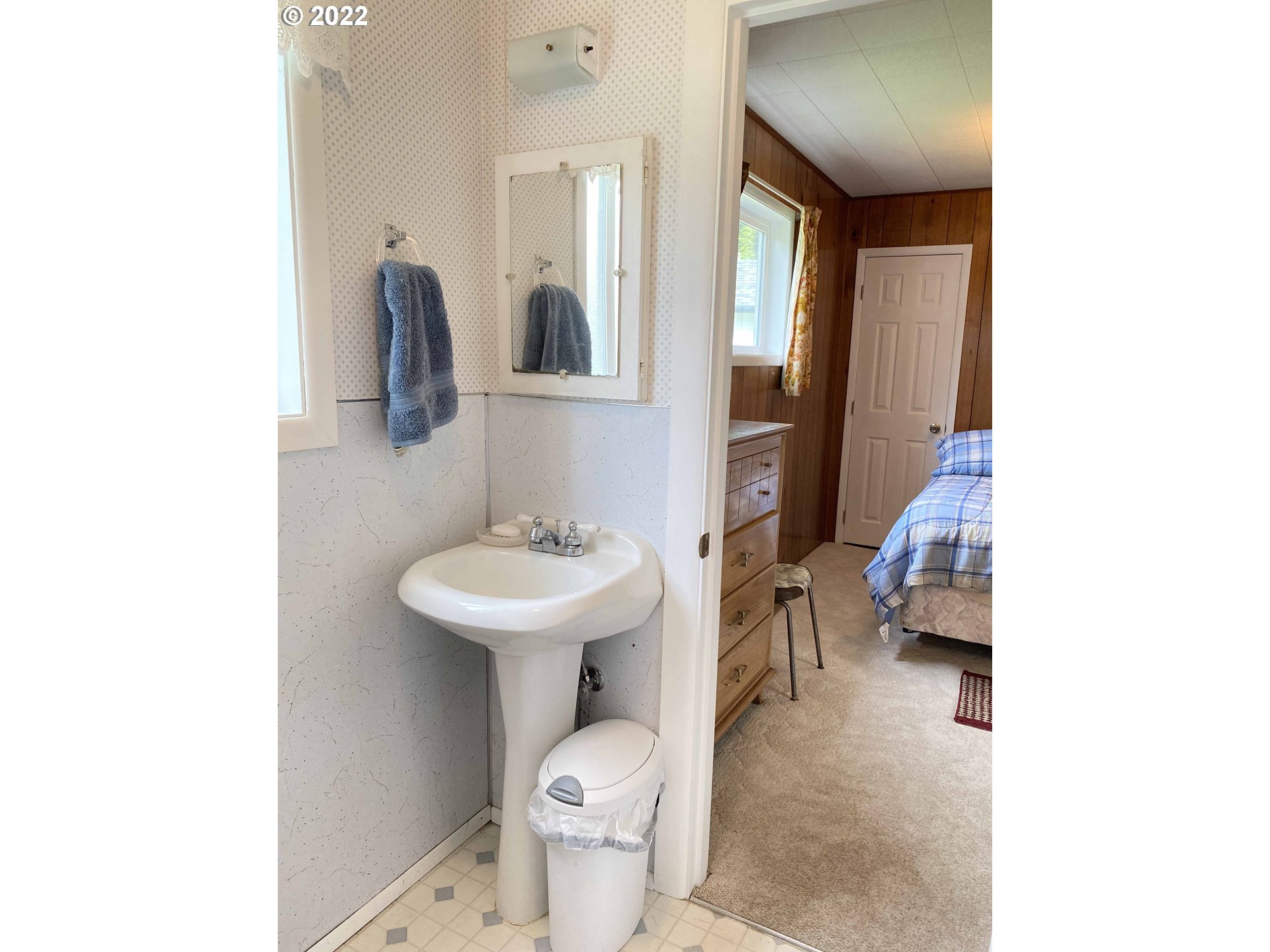 87601 Rice Road Mapleton, OR 97453 - Photo 15 of 32 Bathroom