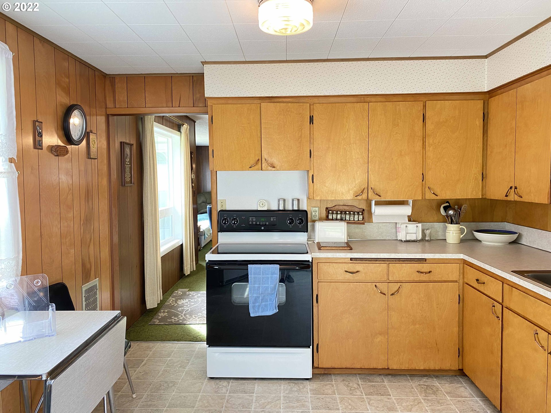 87601 Rice Road Mapleton, OR 97453 - Photo 20 of 32 Kitchen