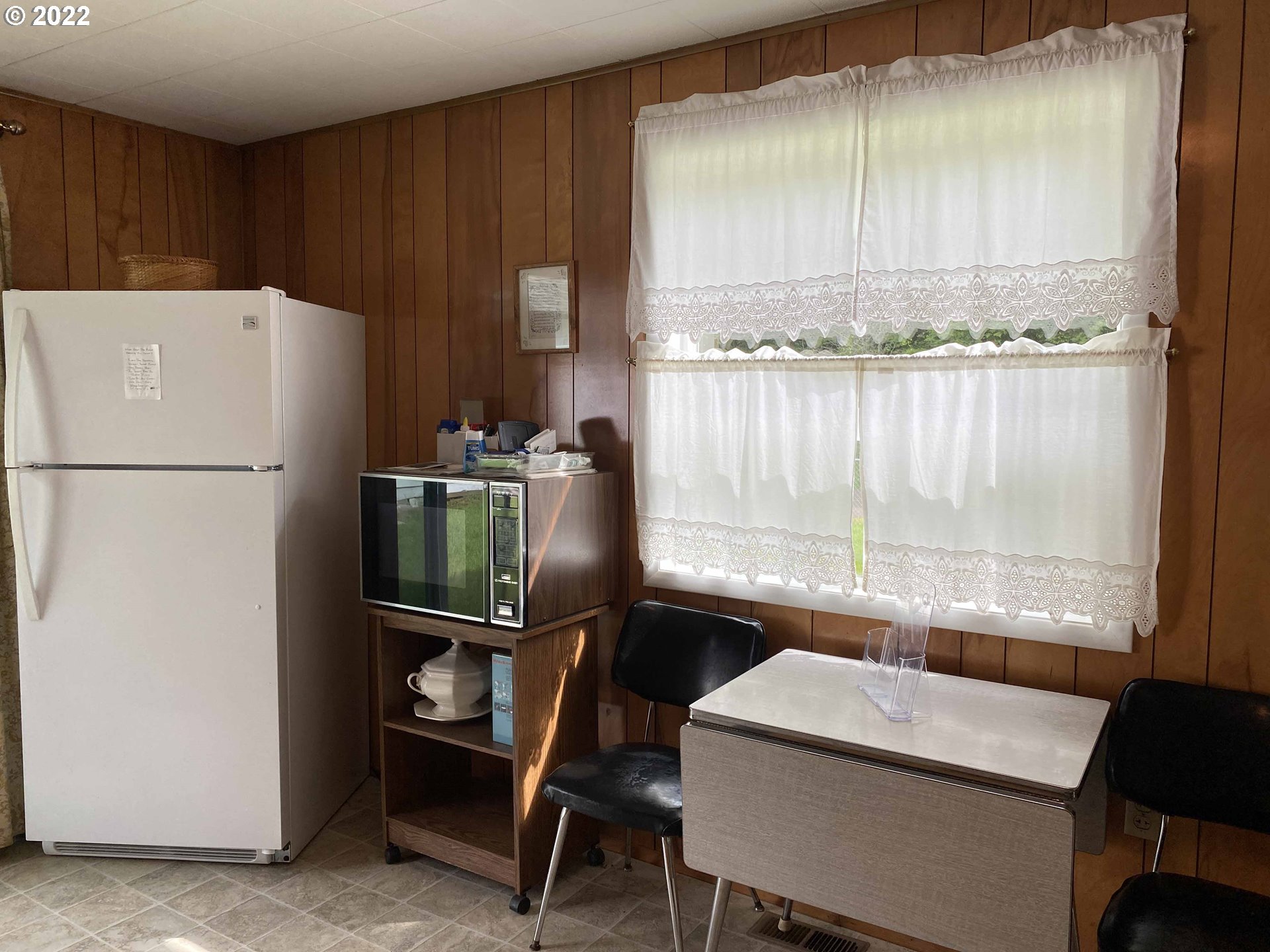 87601 Rice Road Mapleton, OR 97453 - Photo 22 of 32 Kitchen