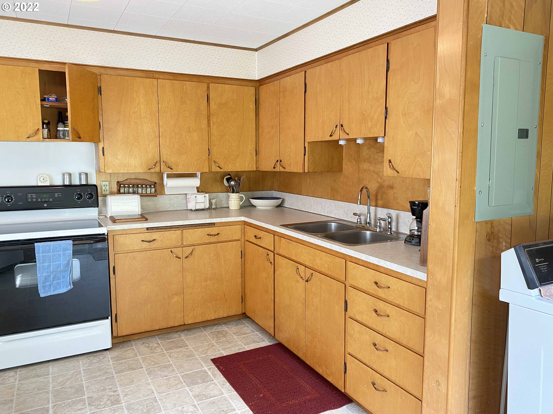 87601 Rice Road Mapleton, OR 97453 - Photo 25 of 32 Kitchen