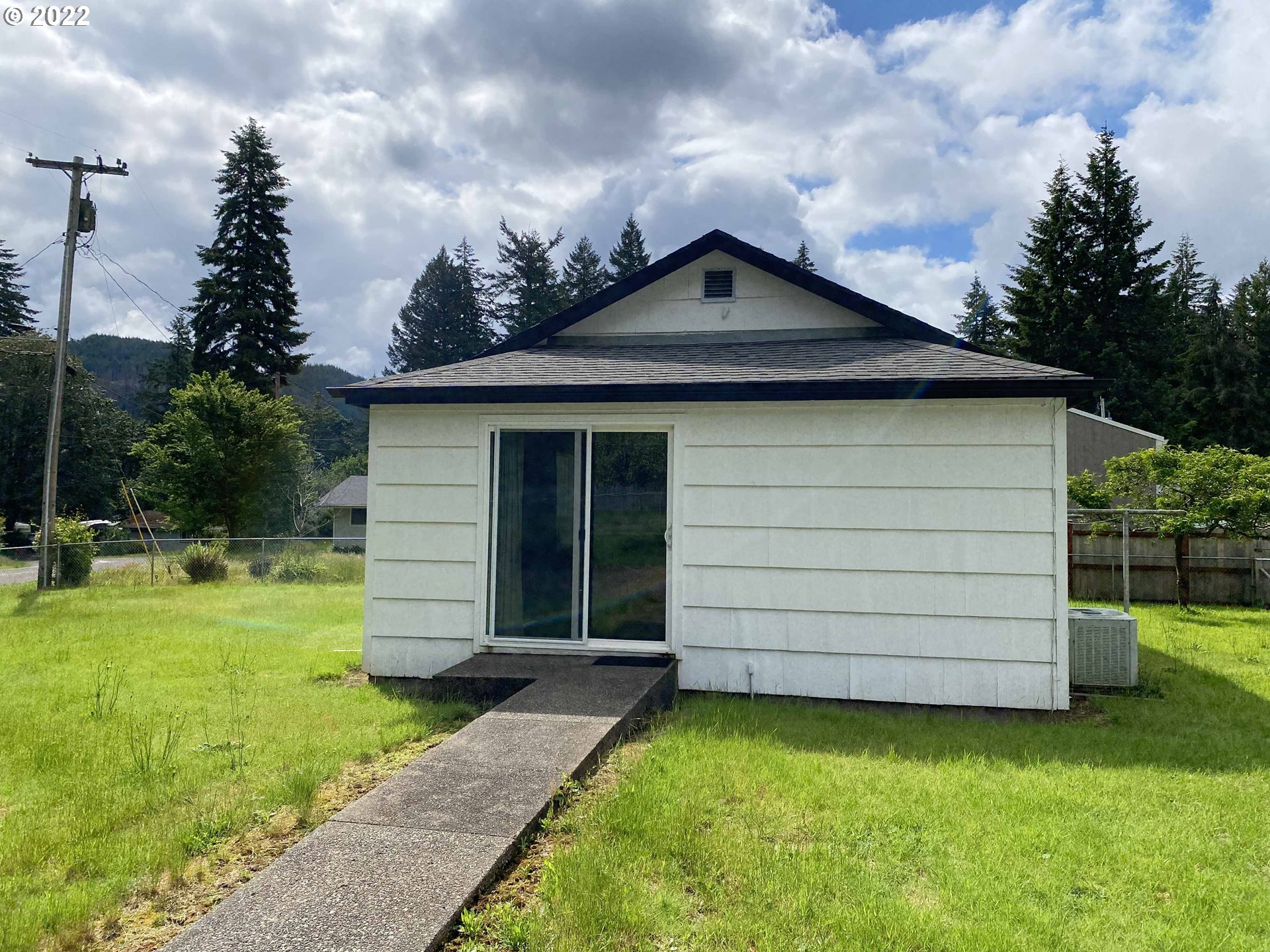 87601 Rice Road Mapleton, OR 97453 - Photo 26 of 32 Yard