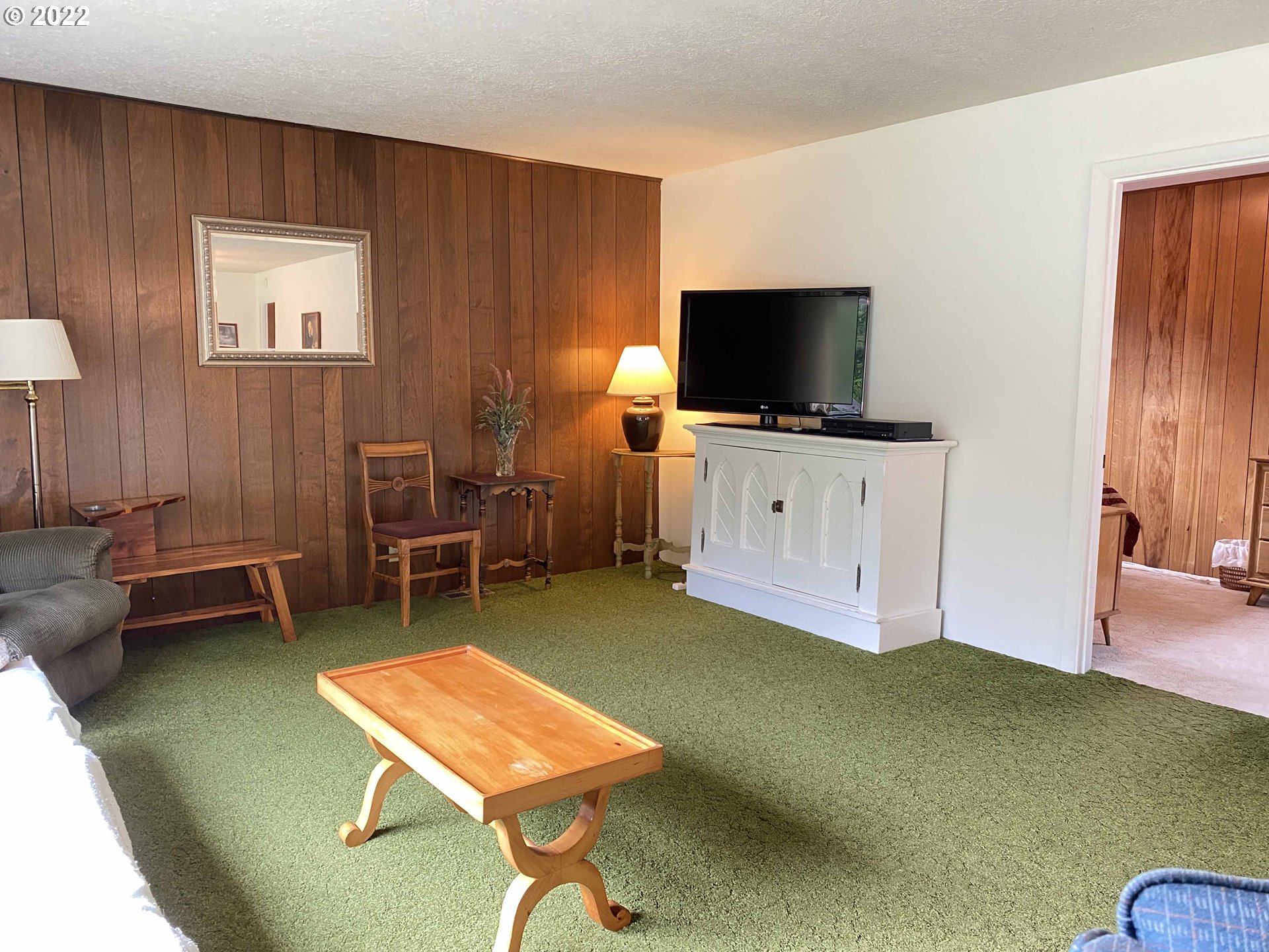 87601 Rice Road Mapleton, OR 97453 - Photo 7 of 32 Living Room