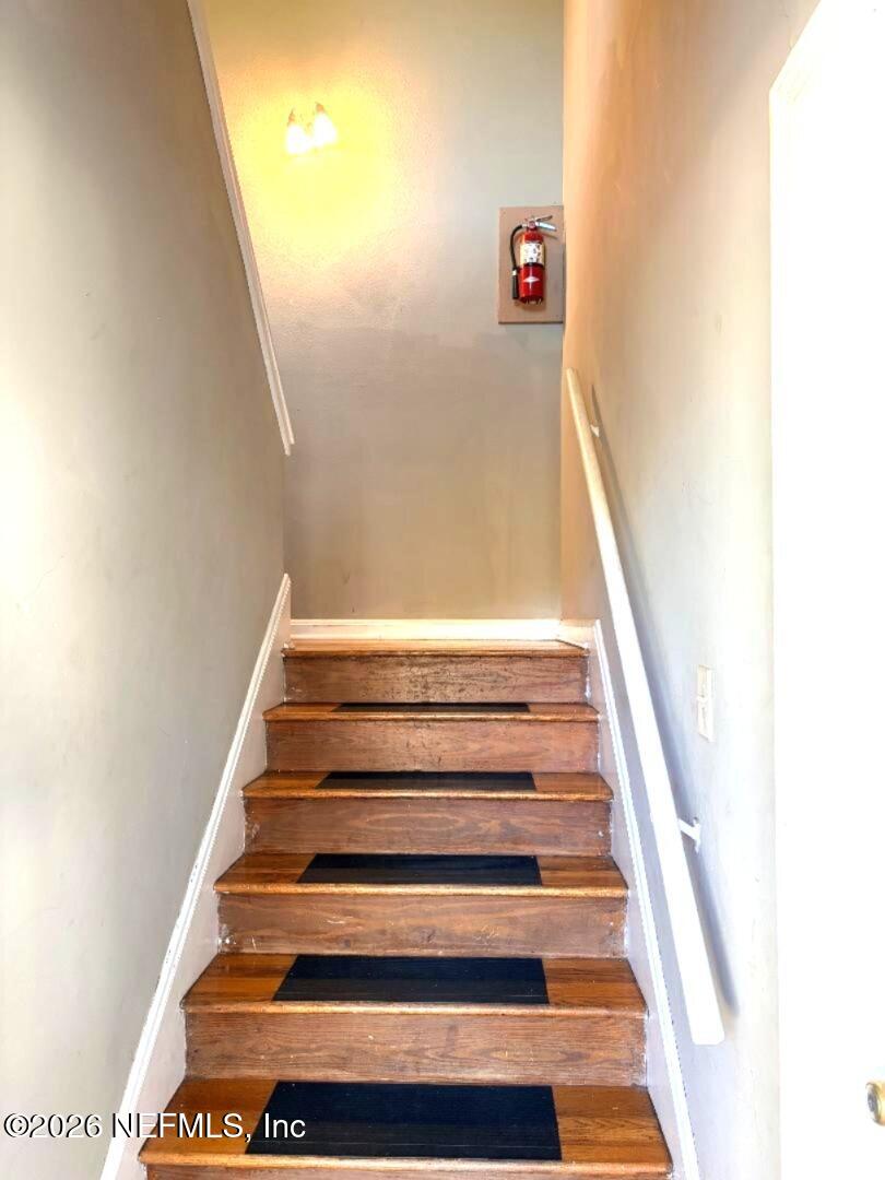 2842 Sydney Street, Unit 4 Jacksonville, FL 32205 - Photo 4 of 12 Stairwell