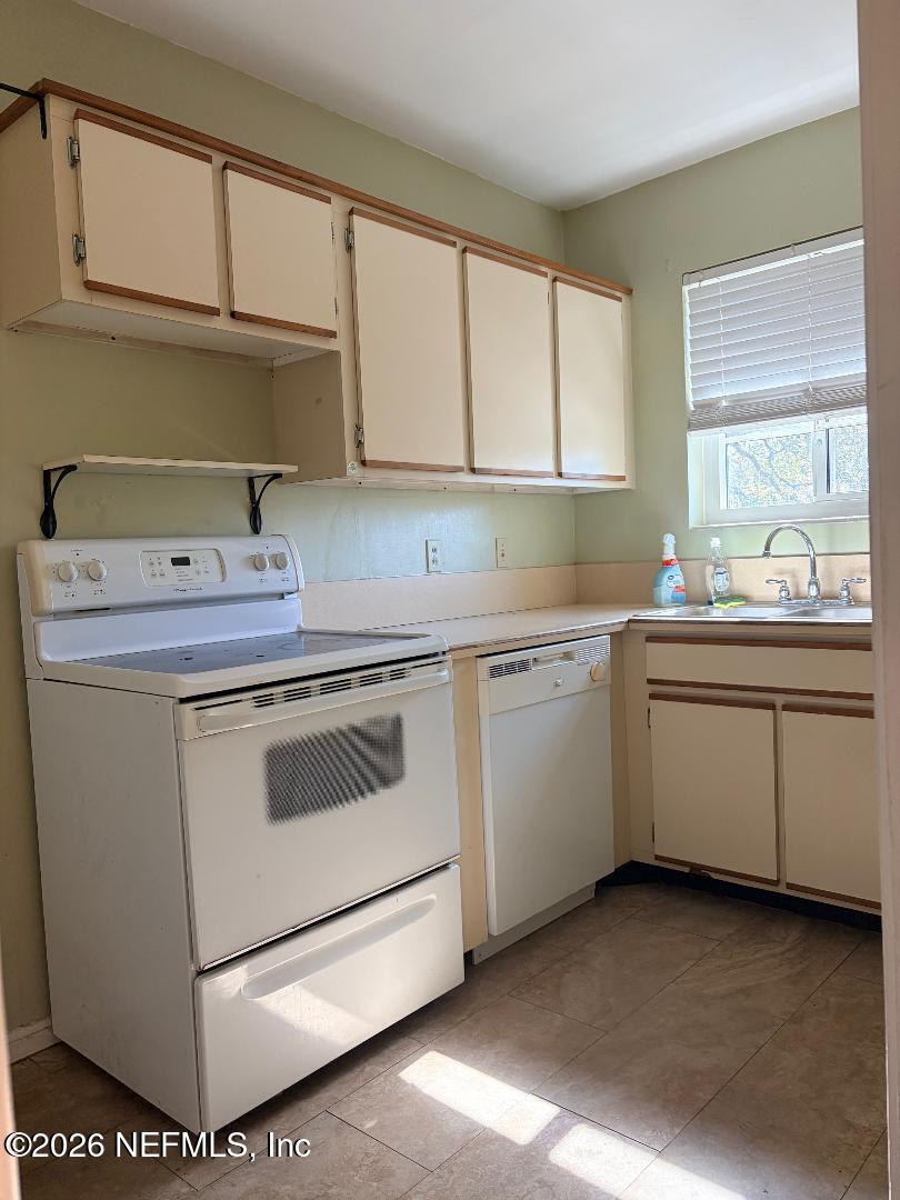 2842 Sydney Street, Unit 4 Jacksonville, FL 32205 - Photo 7 of 12 Kitchen 1