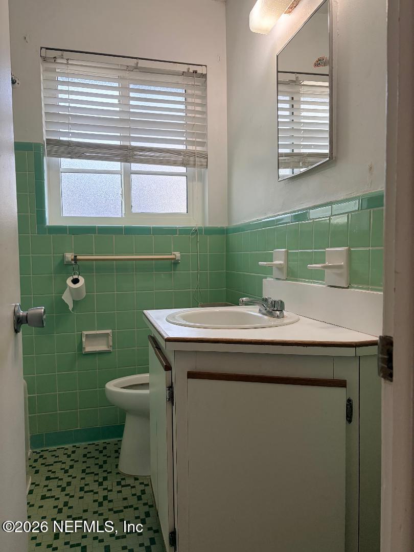 2842 Sydney Street, Unit 4 Jacksonville, FL 32205 - Photo 10 of 12 Bathroom