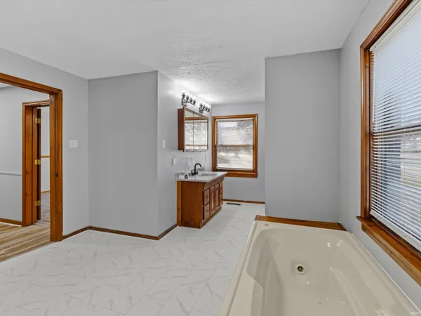 $159,900 | 36 Pellville Road, Hawesville, KY 42348