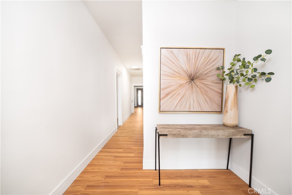 843 Cedar Avenue Long Beach, CA 90813 - Photo 19 of 42 a view of entryway