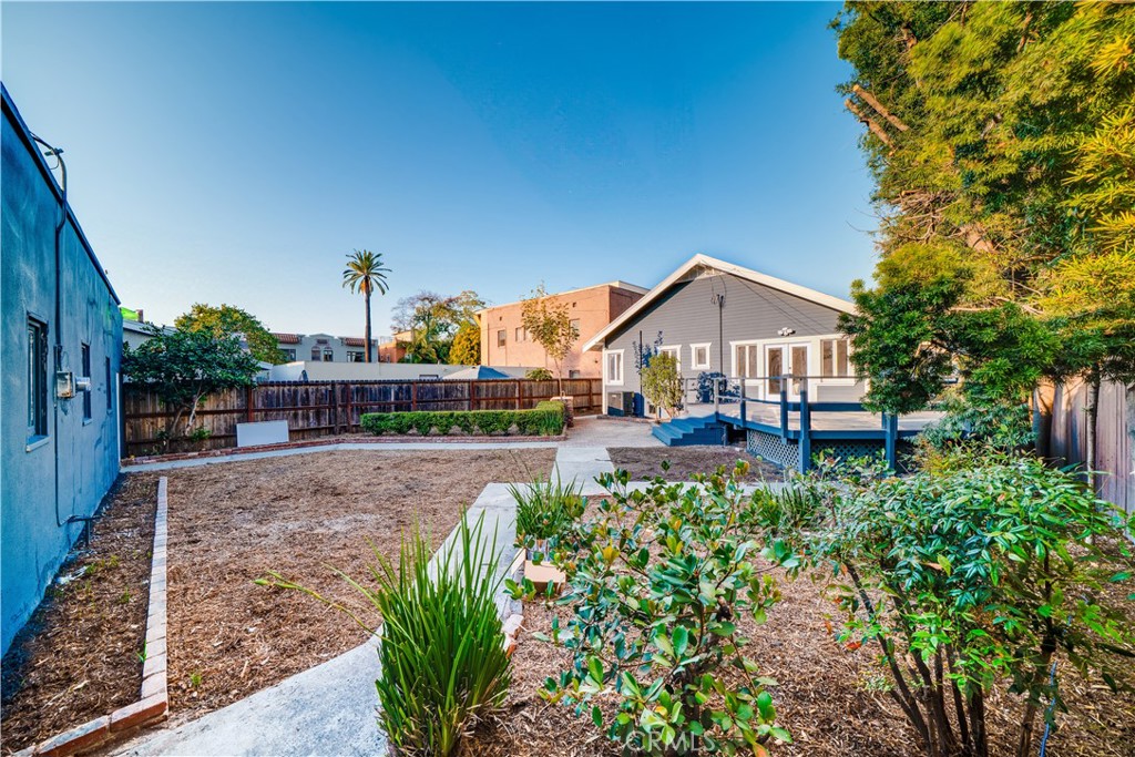 843 Cedar Avenue Long Beach, CA 90813 - Photo 26 of 42 a view of a house with yard and garden