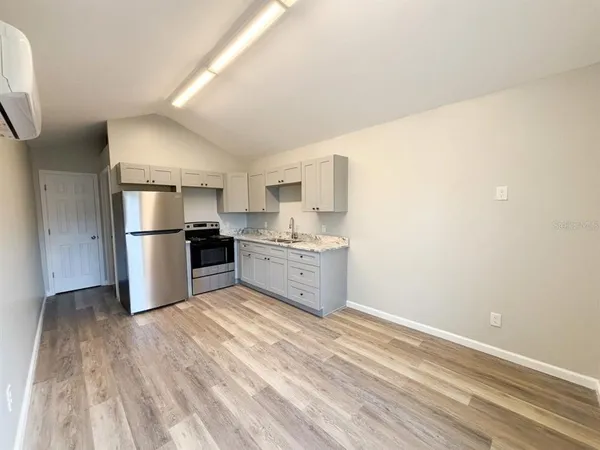 $1,100 | 115 Ave F Southwest, Unit B, Winter Haven, FL 33880