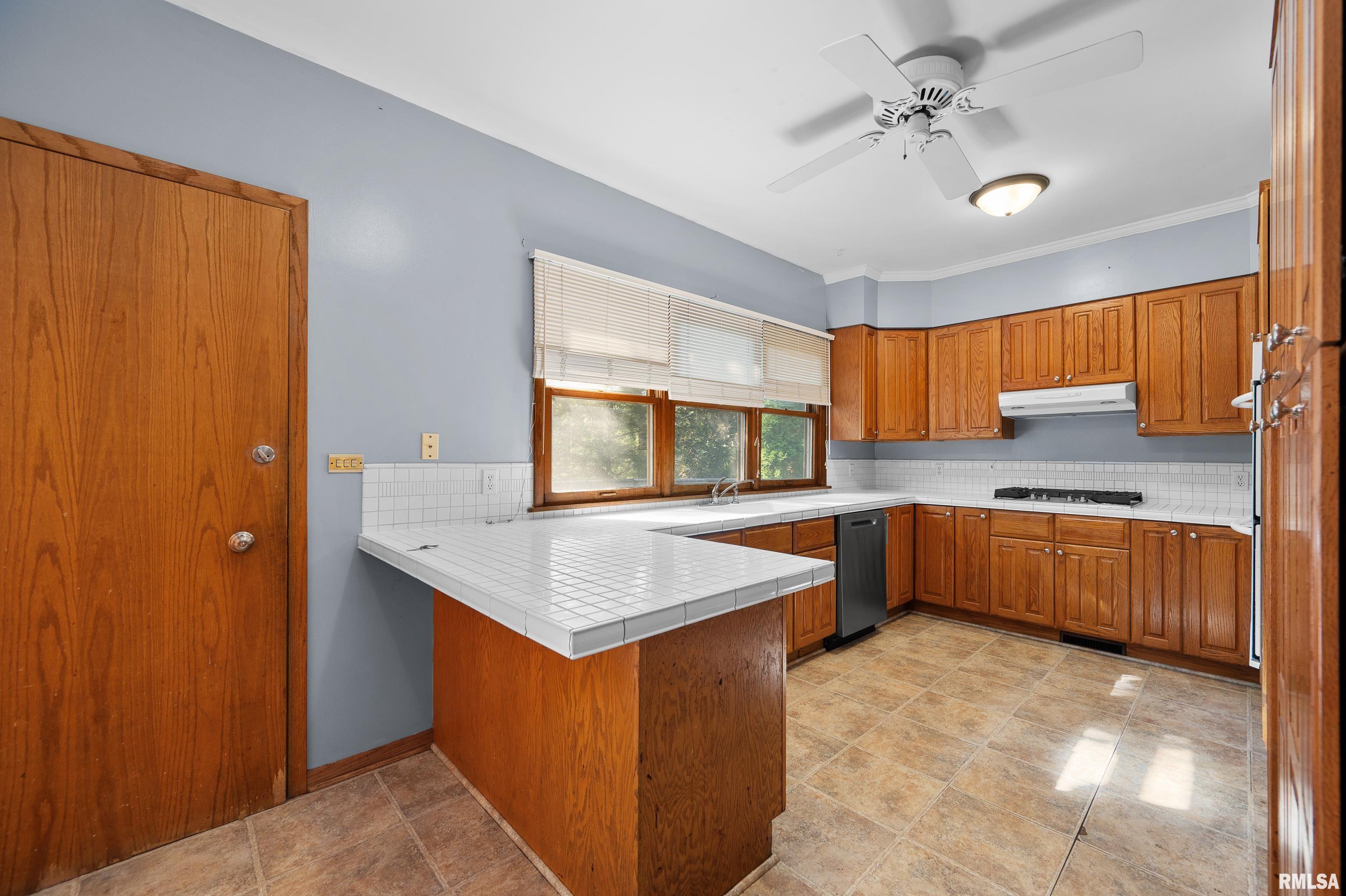 1121 2nd Avenue South Clinton, IA 52732 - Photo 14 of 42