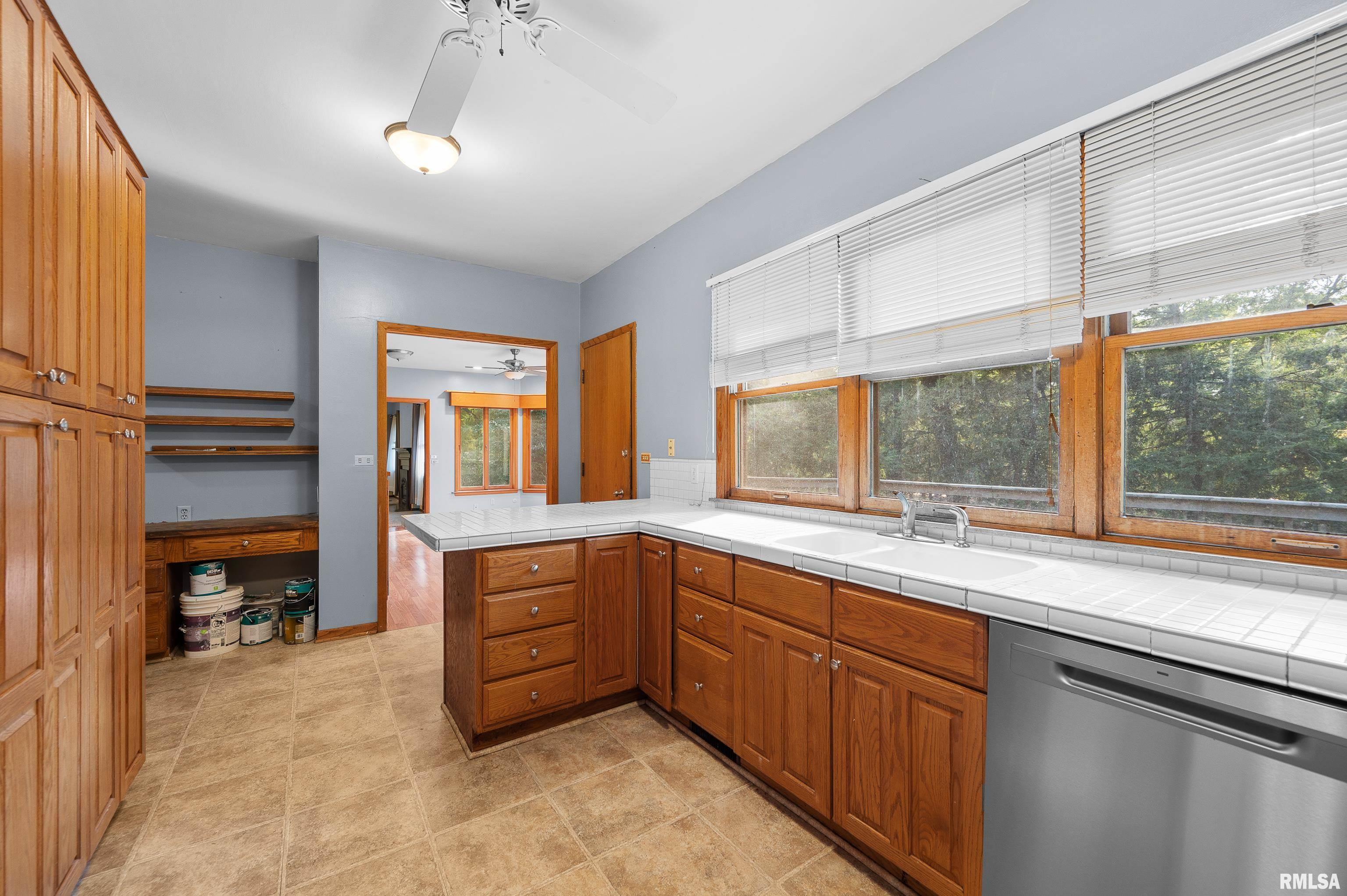 1121 2nd Avenue South Clinton, IA 52732 - Photo 15 of 42