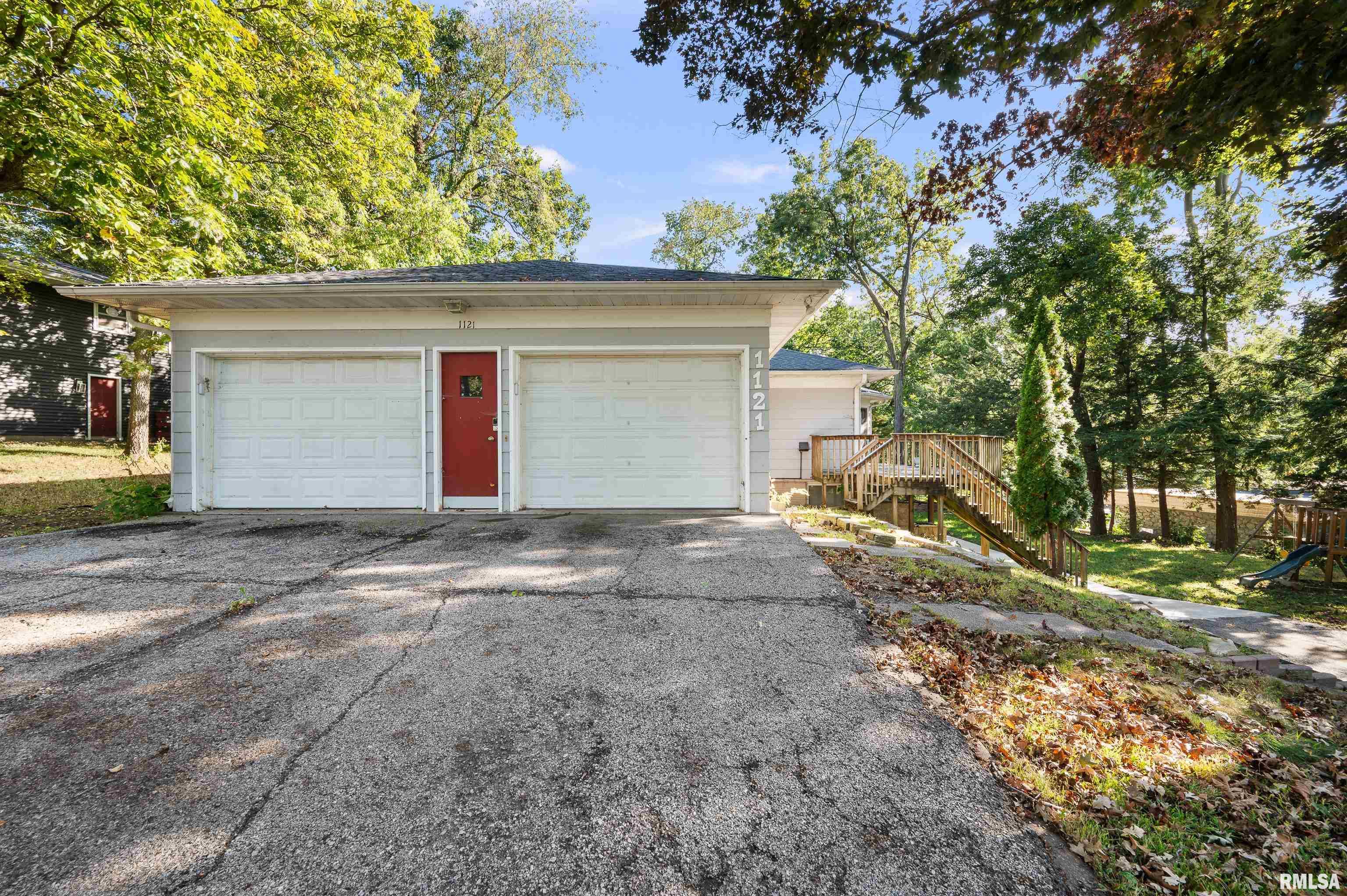 1121 2nd Avenue South Clinton, IA 52732 - Photo 2 of 42