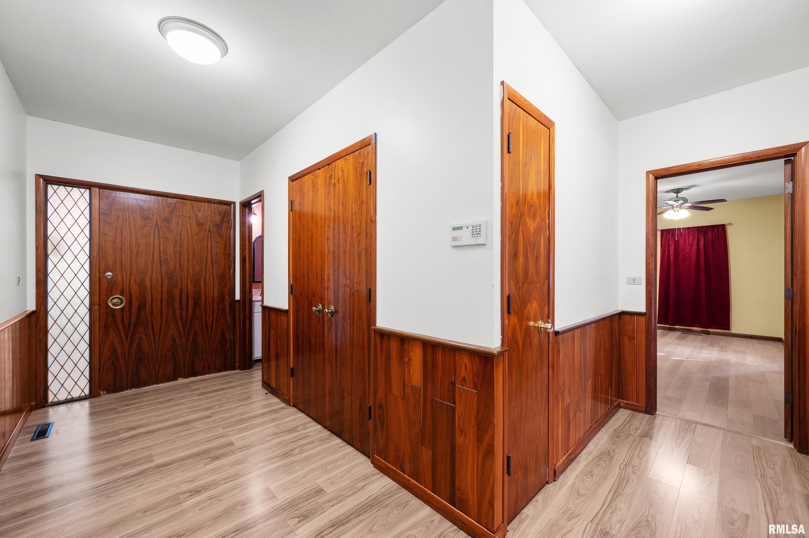 1121 2nd Avenue South Clinton, IA 52732 - Photo 4 of 42