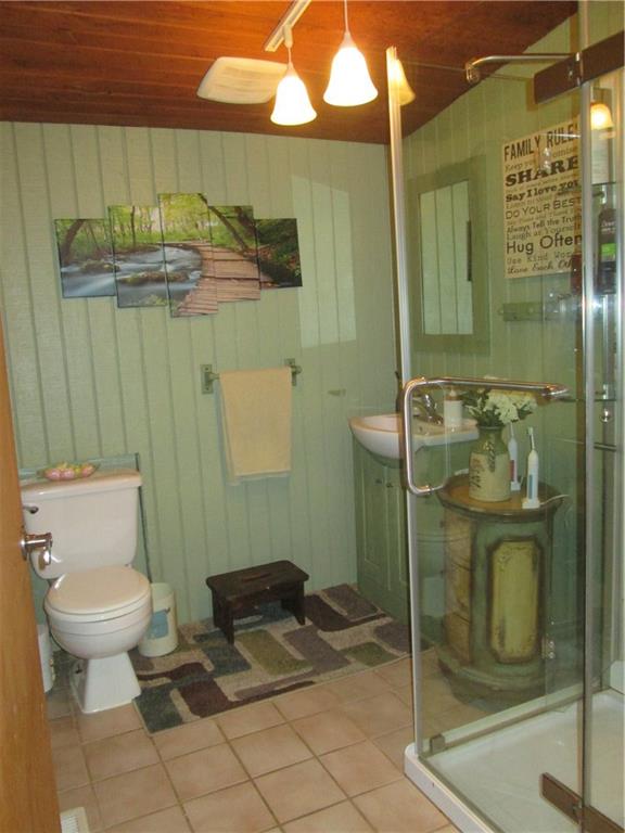 253 Becker Road Butler, PA 16002 - Photo 17 of 25