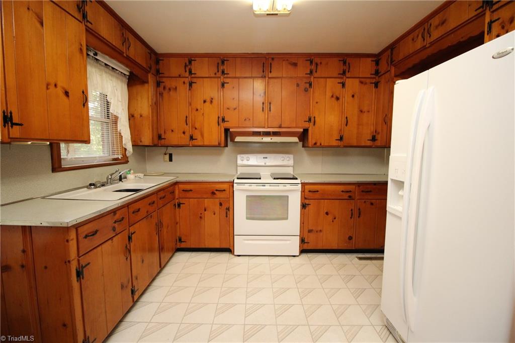 521 Community Road Lexington, NC 27295 - Photo 4 of 20 Gallery Image 4