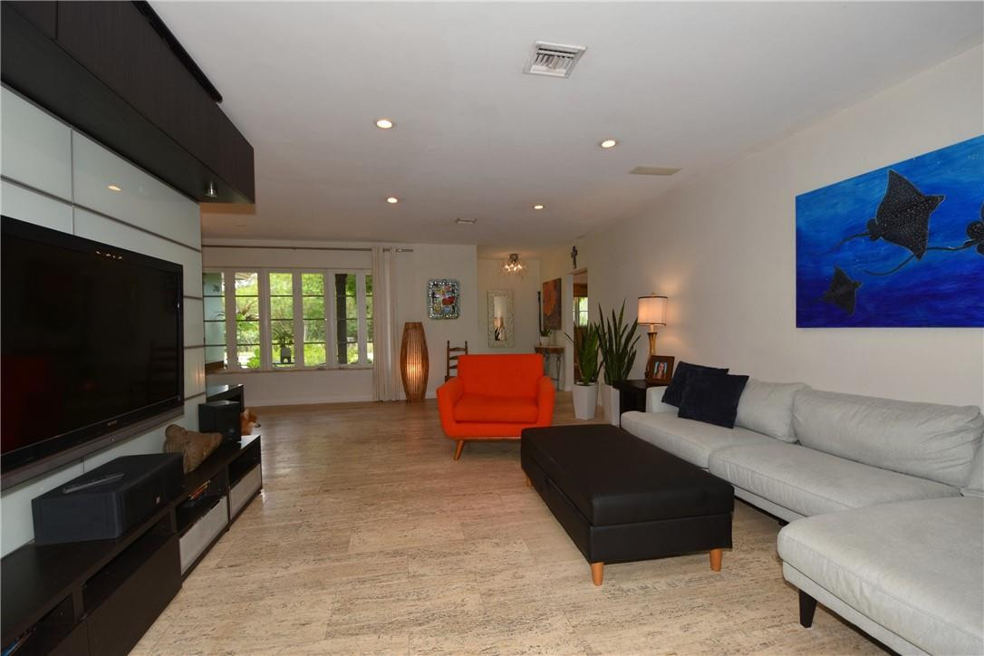 210 Northwest 6th Court Boca Raton, FL 33432 - Photo 8 of 50 Photo 8