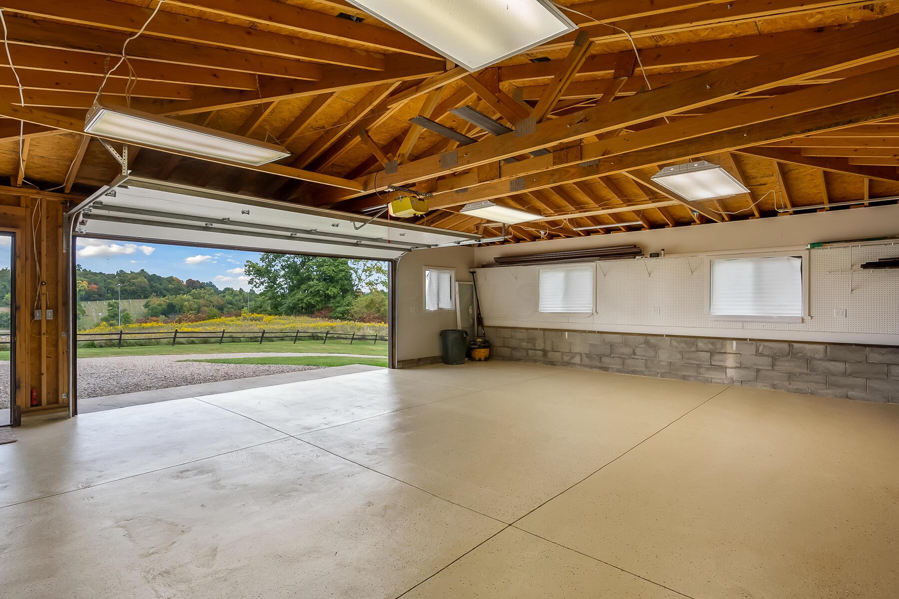 2550 South Rehl Road Zanesville, OH 43701 - Photo 13 of 46 13-web-or-mls-2550 S. Rehl Rd-113