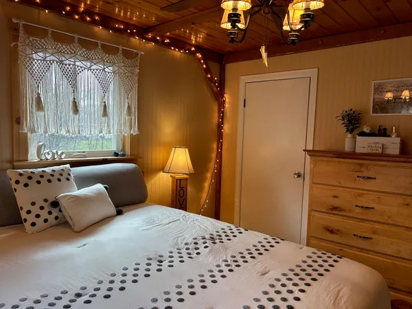 $499,000 | 33 Williams Lane, Wolcott, VT 05680