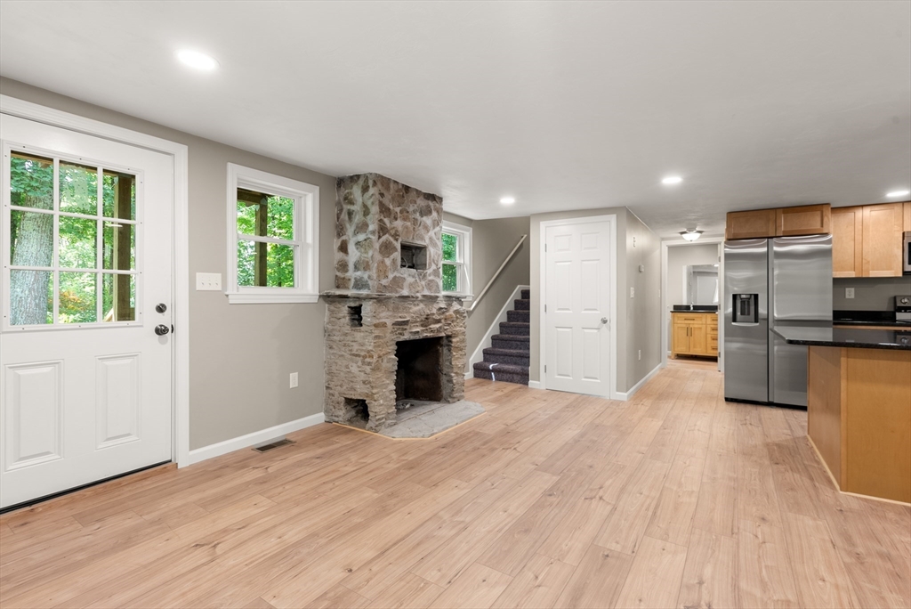 133 Little Alum Road Brimfield, MA 01010 - Photo 5 of 34