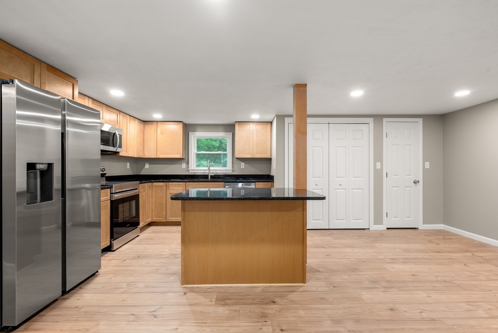 133 Little Alum Road Brimfield, MA 01010 - Photo 7 of 34
