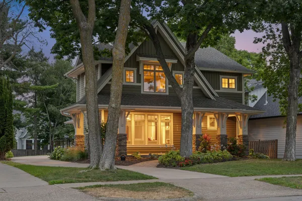 $1,995,000 | 633 Park Street East, Wayzata, MN 55391