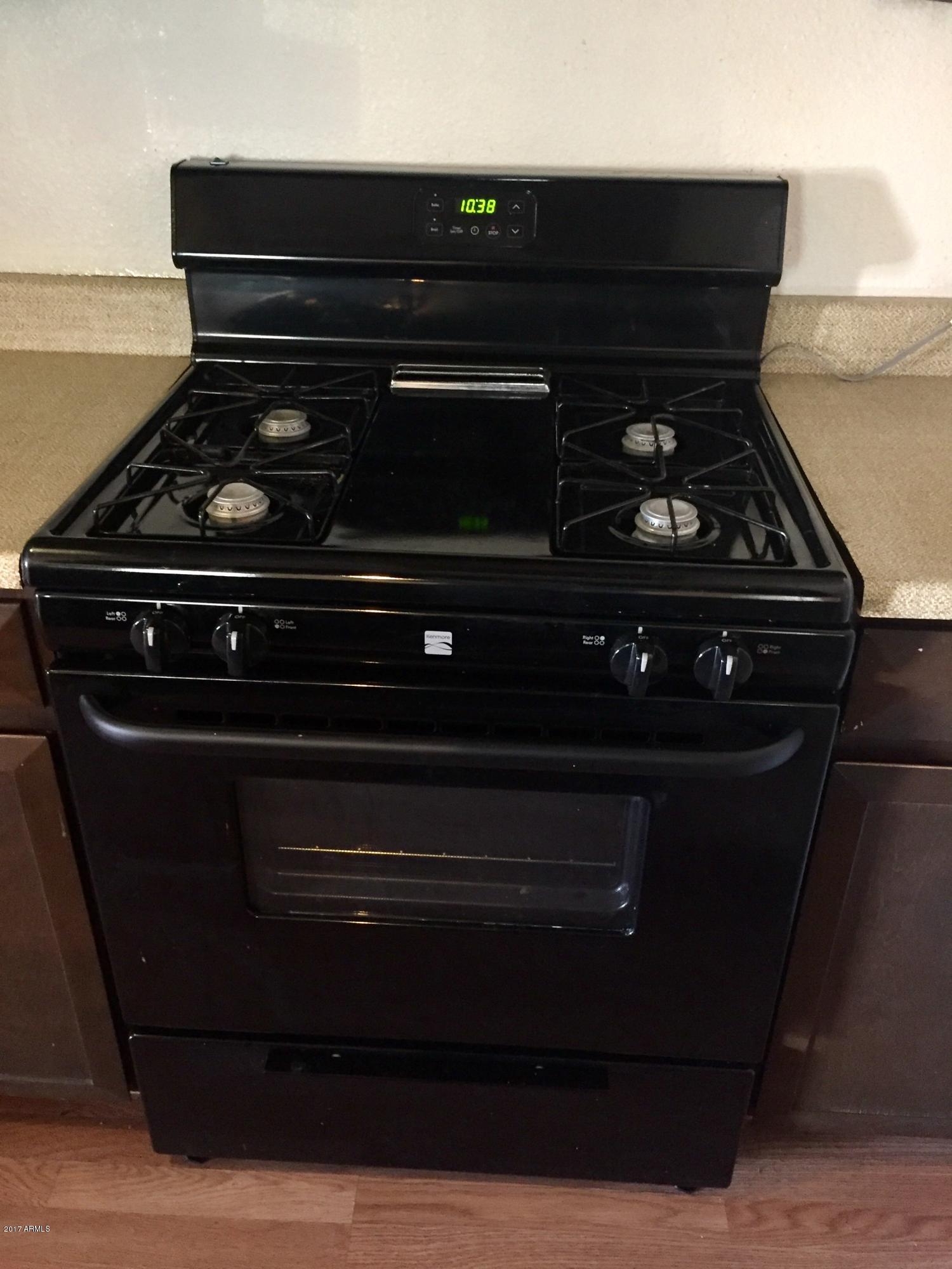 4821 West Berkeley Road Phoenix, AZ 85035 - Photo 4 of 10 oven
