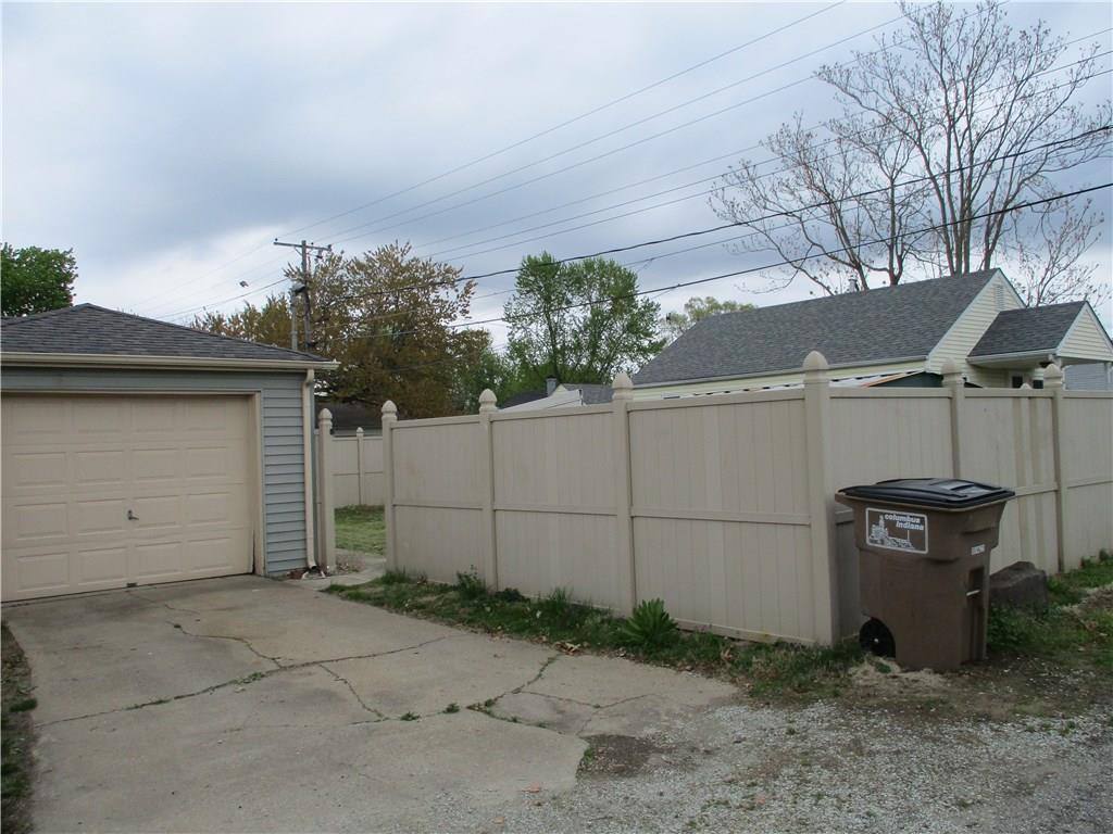 2003 Maple Street Columbus, IN 47201 - Photo 3 of 6 Gallery Image 3