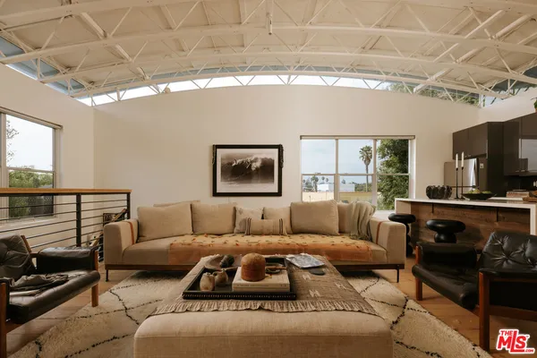 $1,500,000 | 630 Rose Avenue, Unit 1, Venice, CA 90291