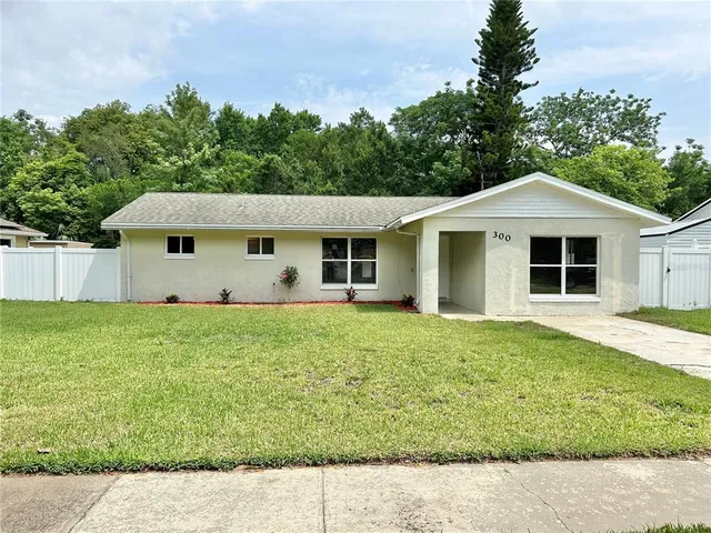 $2,200 | 300 North 3rd Street, Winter Springs, FL 32708