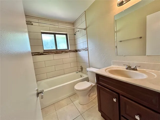 $2,200 | 300 North 3rd Street, Winter Springs, FL 32708