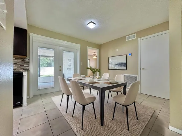 $2,200 | 300 North 3rd Street, Winter Springs, FL 32708