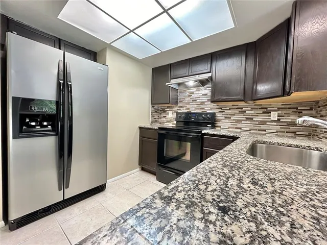 $2,200 | 300 North 3rd Street, Winter Springs, FL 32708