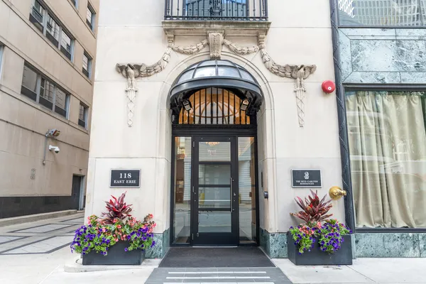 $9,000 | 118 East Erie Street, Unit 18B, Chicago, IL 60611
