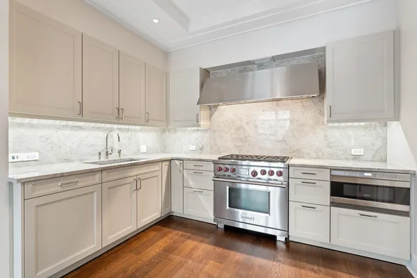 $9,000 | 118 East Erie Street, Unit 18B, Chicago, IL 60611