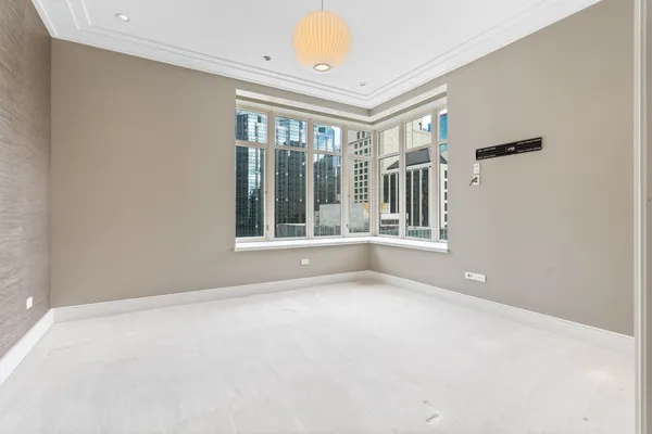 $9,000 | 118 East Erie Street, Unit 18B, Chicago, IL 60611