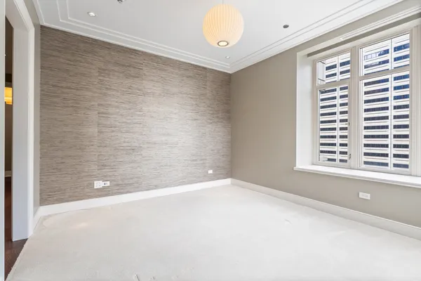 $9,000 | 118 East Erie Street, Unit 18B, Chicago, IL 60611