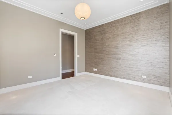 $9,000 | 118 East Erie Street, Unit 18B, Chicago, IL 60611